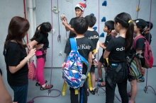 equipment briefing and being taught about their equipment. eduKate PSLE tuition class goes for their enrichment class at climb central. They learn to be confident and never to give up till they reach the top. plus their own bodies and physical properties. Science combines with mental strength in a real world situation.